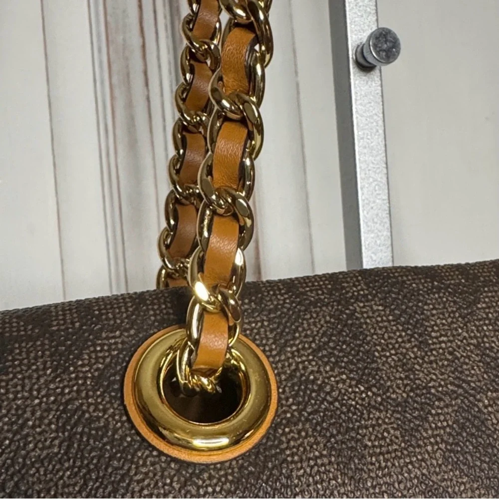 Michael Kors Vivianne Medium Shoulder Flap Signature Brown Crossbody Bag - Picture 4 of 7